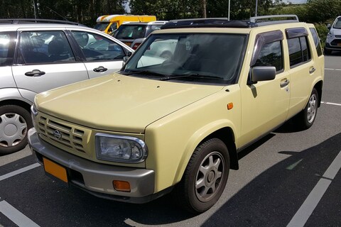 In het Wild: Nissan Rasheen (1996)