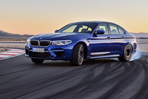 BMW M550i versus BMW M5