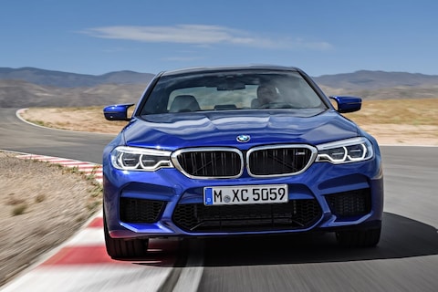 BMW hangt prijskaartje aan M5