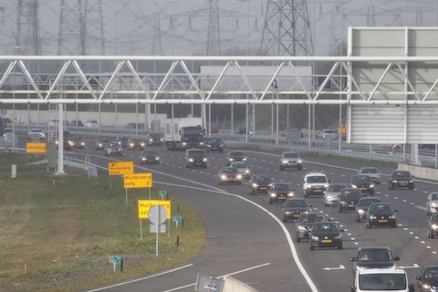 Minister: 'Geen verplichting voor overdag autoverlichting voeren'