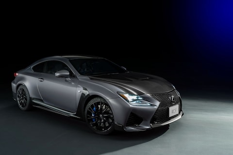 Lexus viert tien jaar F-pret