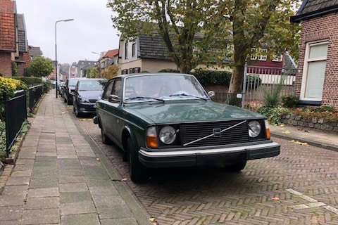 In het Wild: Volvo 242 (1975)
