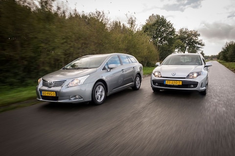 Renault Laguna (2011) vs Toyota Avensis (2009) - Occasiontest