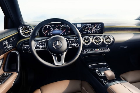 Revolutionair dashboard nieuwe A-klasse