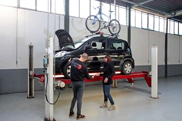 AutoWeek 49 2017 Magazine Daihatsu Sirion klokje r