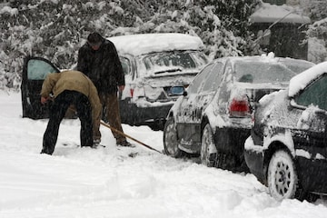 Sneeuw winter koud glad ijs krabben