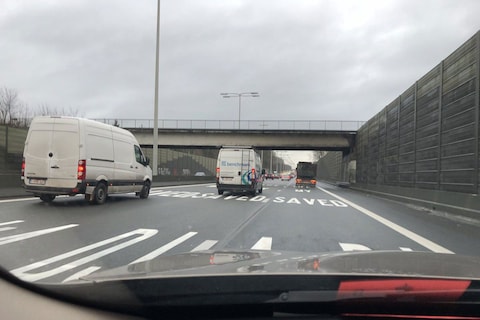 Zingend twee seconden afstand in België