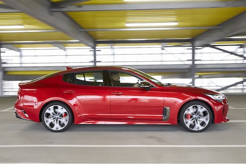 Kia Stinger 3.3 Twin Turbo V6 AWD GT (2018) - Test