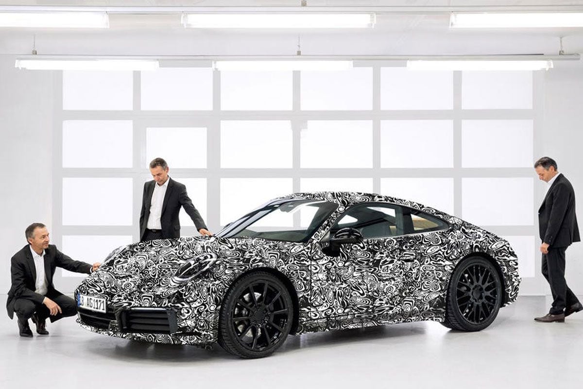 Porsche 911 992 teaser