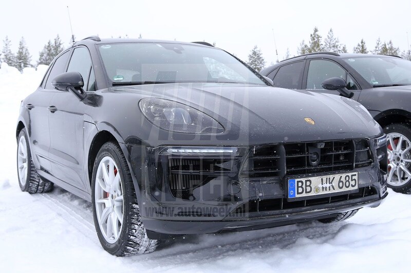 Porsche Macan facelift spyshots