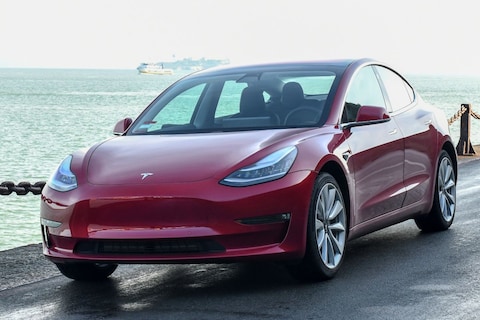 Tesla zonder financiering mogelijk door geld heen