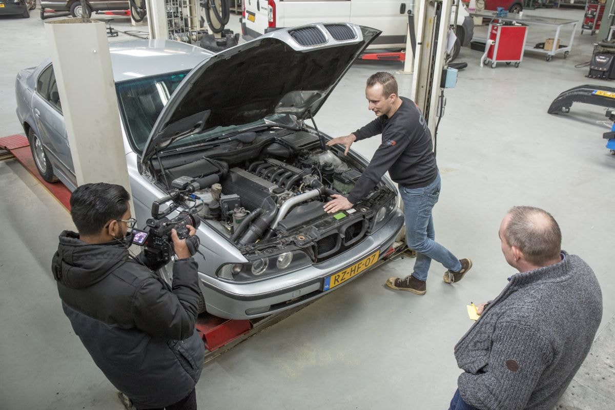 AutoWeek 12 2018 Magazine Klokje rond BMW 525tds E