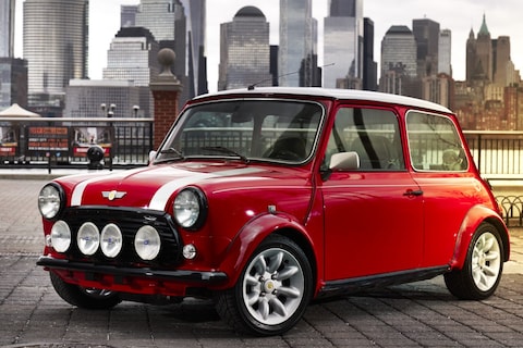 'Classic Mini Electric' blikt terug én vooruit