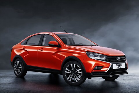 Lada Vesta Sedan nu ook als Cross