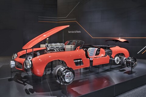 Mercedes-Benz maakt plaatwerk 300 SL 'Gullwing'