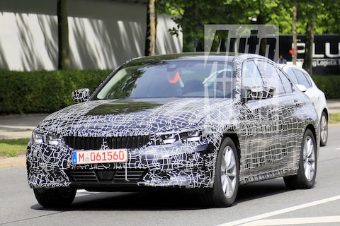 BMW 3-serie schudt camouflage van zich af