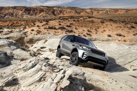 Land Rover gaat autonoom door het terrein