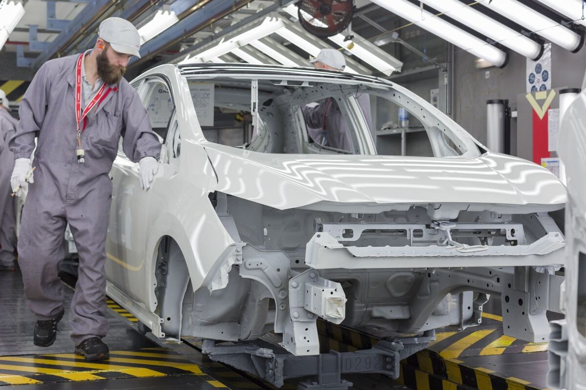 Nissan Leaf fabriek mensen EV Japan Engeland