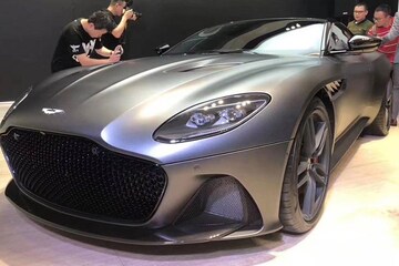 Aston Martin DBS Superleggera Carscoops