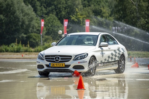 Glijpartij aan banden leggen - AutoWeek LAB