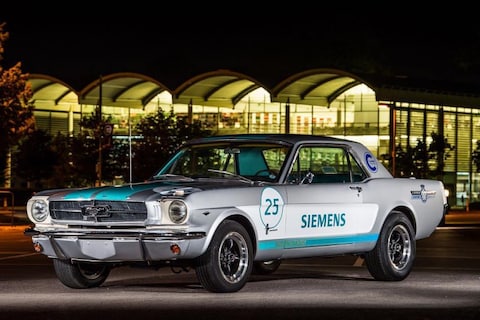 Autonome Ford Mustang (1965) naar Goodwood