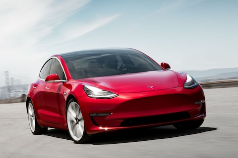 Tesla wil auto's zelf repareren