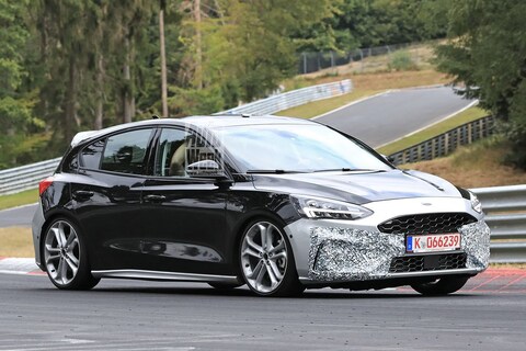 Ford Focus ST jaagt over de 'Ring