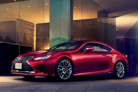 Lexus RC onder het mes