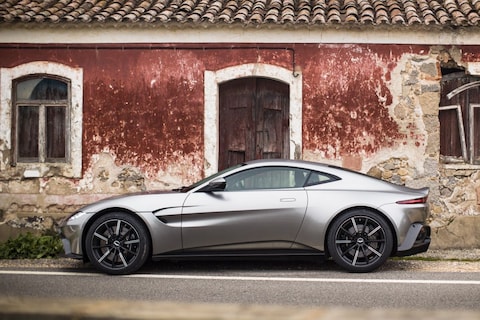 'Aston Martin werkt aan zes-in-lijn'