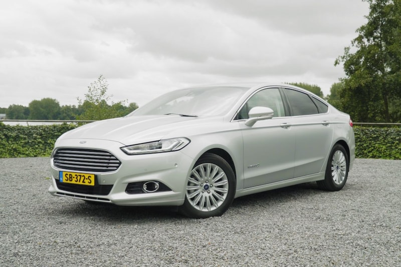 ford mondeo hybrid thumb