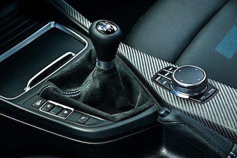 BMW M2-rijder schakelt per ongeluk naar 3 in plaats van 5: €10.000 schade