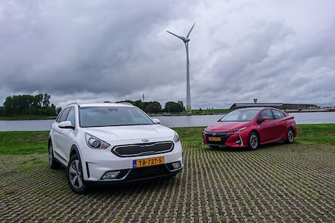 Kia Niro PHEV vs Toyota Prius Plug-in - Vergelijkende Test