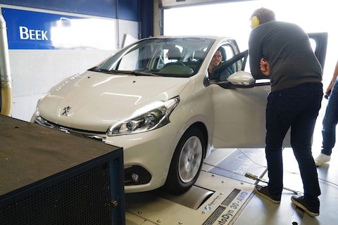 Peugeot 208 1.2 PureTech 82 - Op de Rollenbank