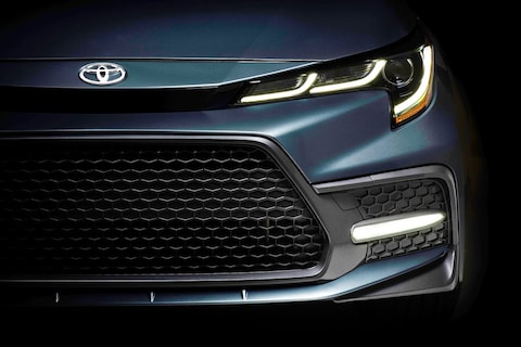 Toyota Corolla sedan priemt de wereld in
