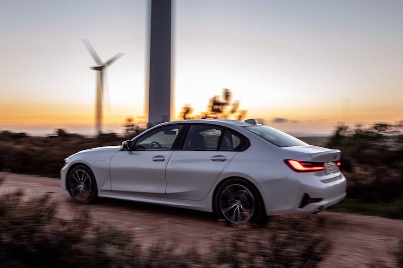 BMW 330e