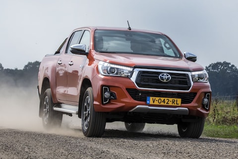 Toyota Hilux 2.4 D-4D - Test