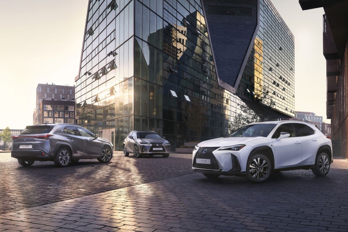 Lexus UX 250h 