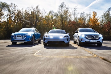 Autoweek 2 2019 Audi E-tron Mercedes EQC porsche t