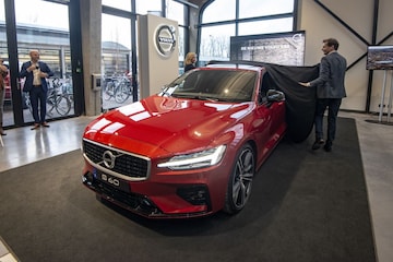 Autoweek 2 2019 Volvo S60 preview showroom dealer