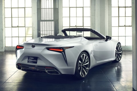 Lexus zaagt dak van LC