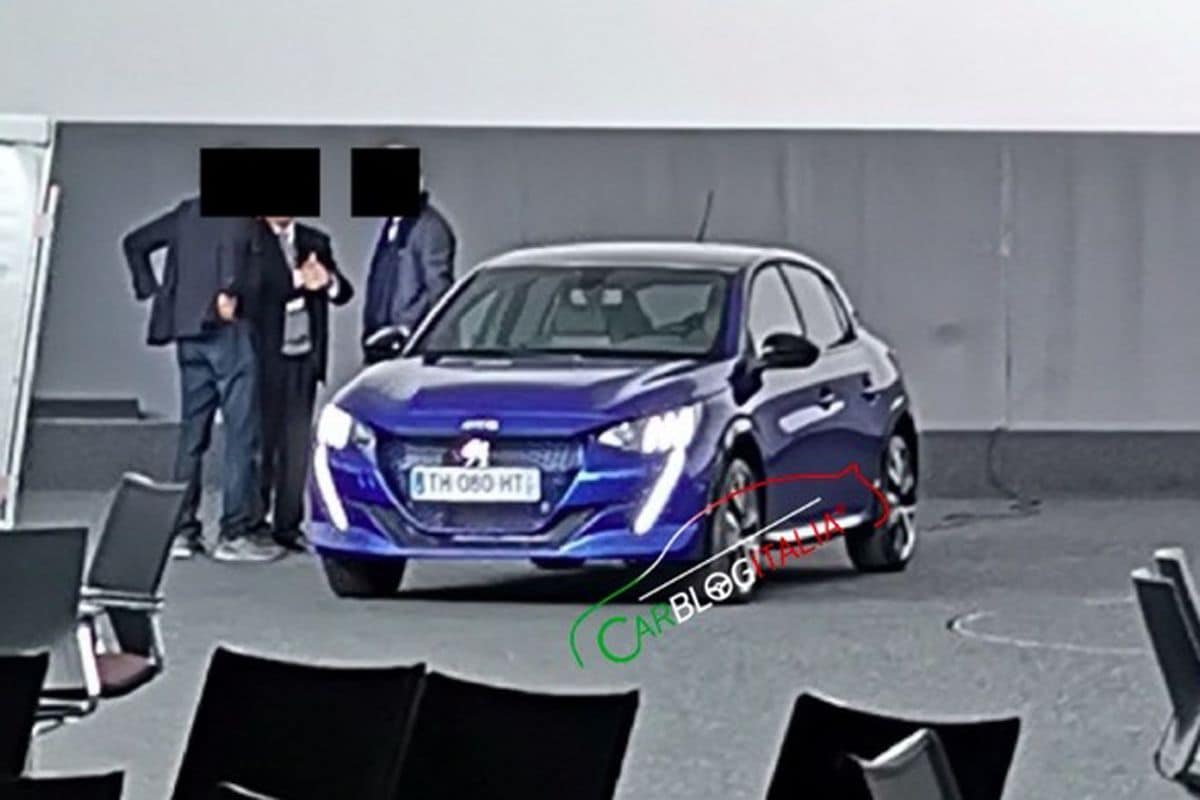 Peugeot 208 gelekt