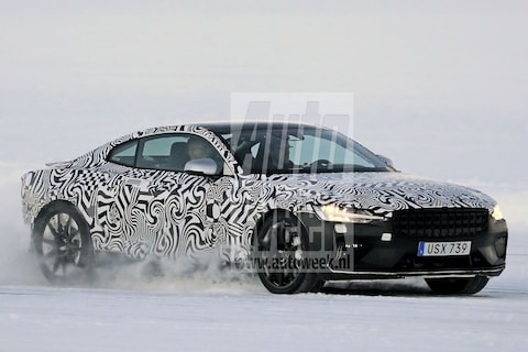 Polestar 1 jaagt door sneeuw