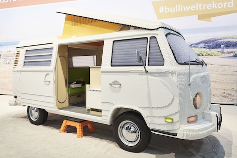 Levensgrote Volkswagen T2 van lego