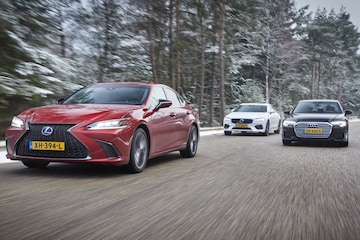 Luxe premium sedan Lexus Volvo Audi