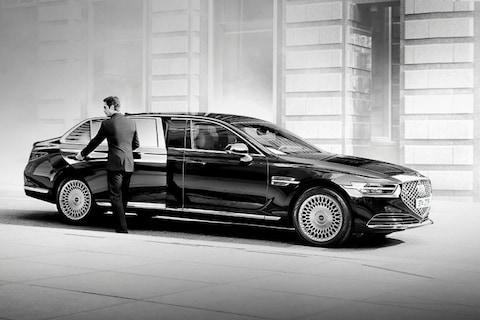 Genesis G90 Limousine rekt zich uit
