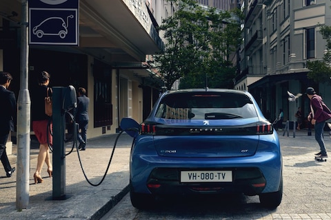 Ruim 700 reserveringen Peugeot e-208