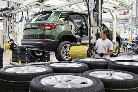 Skoda verlengt zomerstop om chiptekort