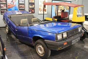 Renault 11 taxi James Bond
