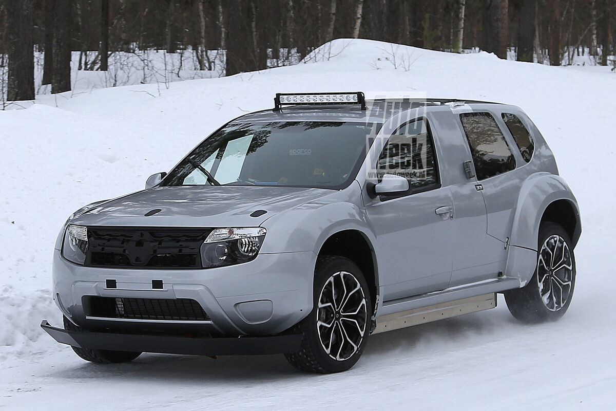 Dacia Duster spyshots EV