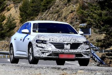 Renault Talisman facelift spyshots